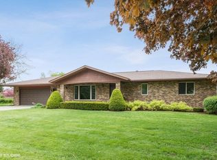 910 9th St, Kalona, IA 52247
