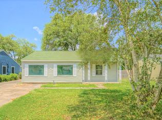 609 Lorraine St, Angleton, TX 77515