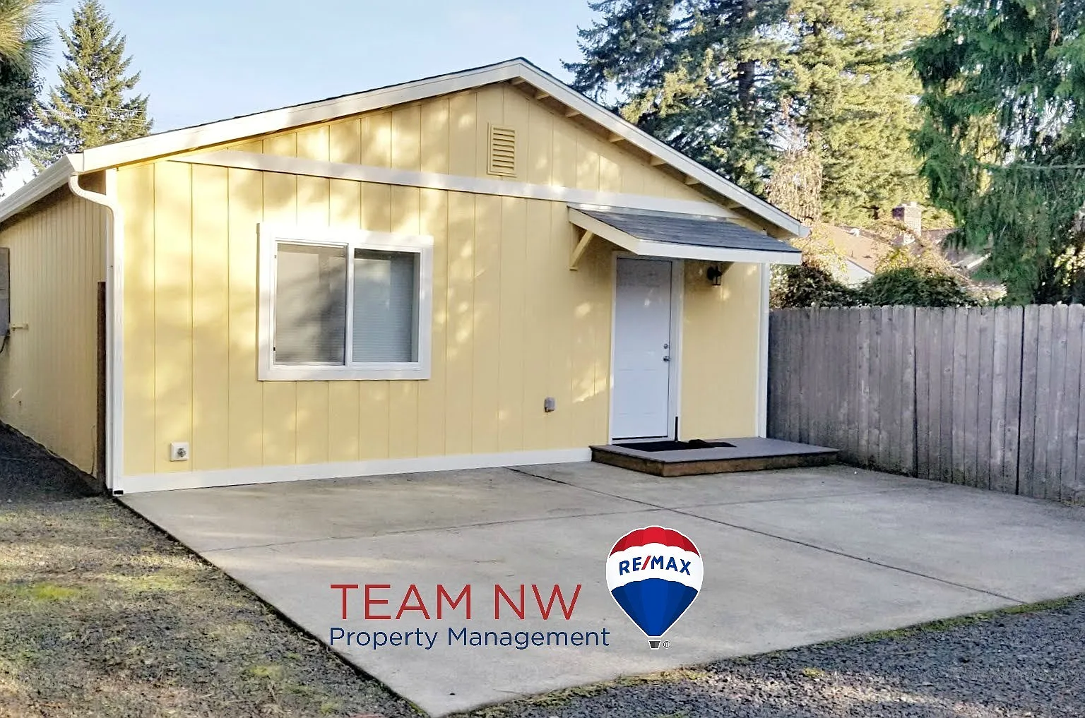 Utilities Included! Move In Ready Now! Super Cute East Olympia One Bed One Bath. Fenced Yard. — Photo 1