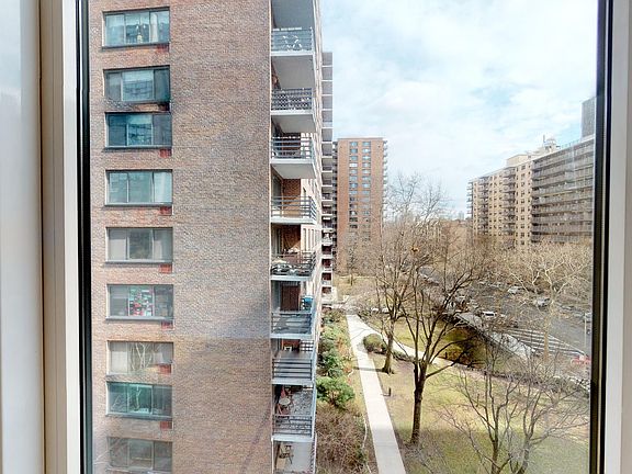 4th image of 775 Columbus Ave APT 6B