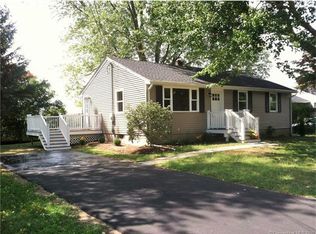 25 Joyce St, Guilford, CT 06437