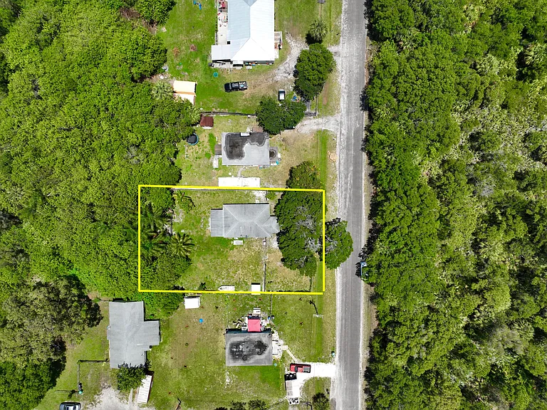 310 Dickson Dr — Photo 24