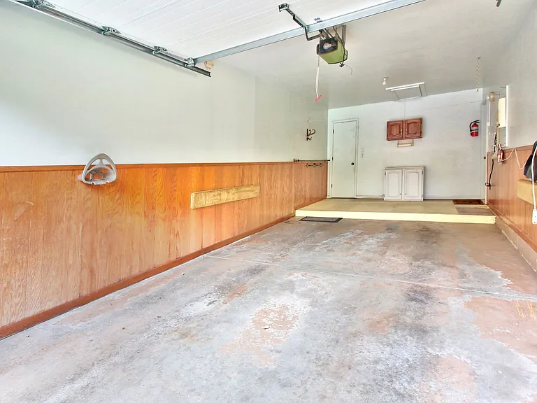 854 York Ave — Photo 23
