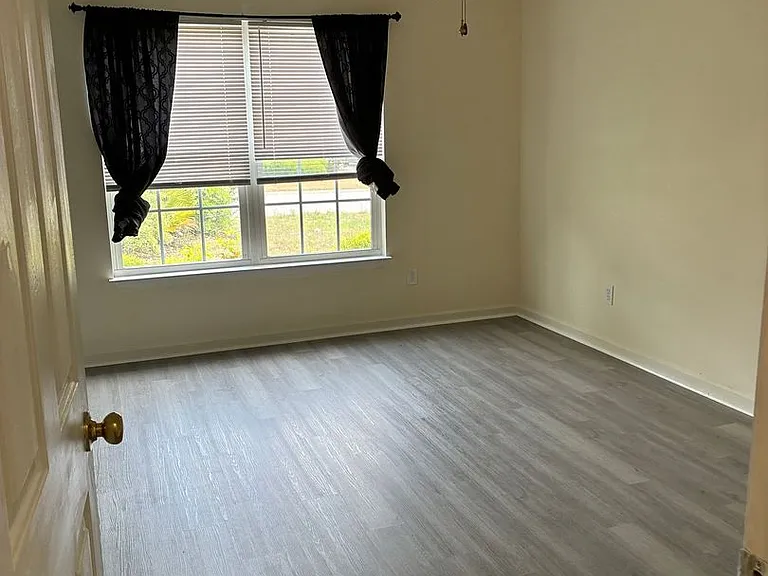 8021 Pleasant Point Ln — Photo 12