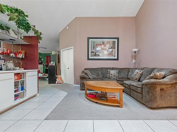 5th image of 553 Remington Oak Dr