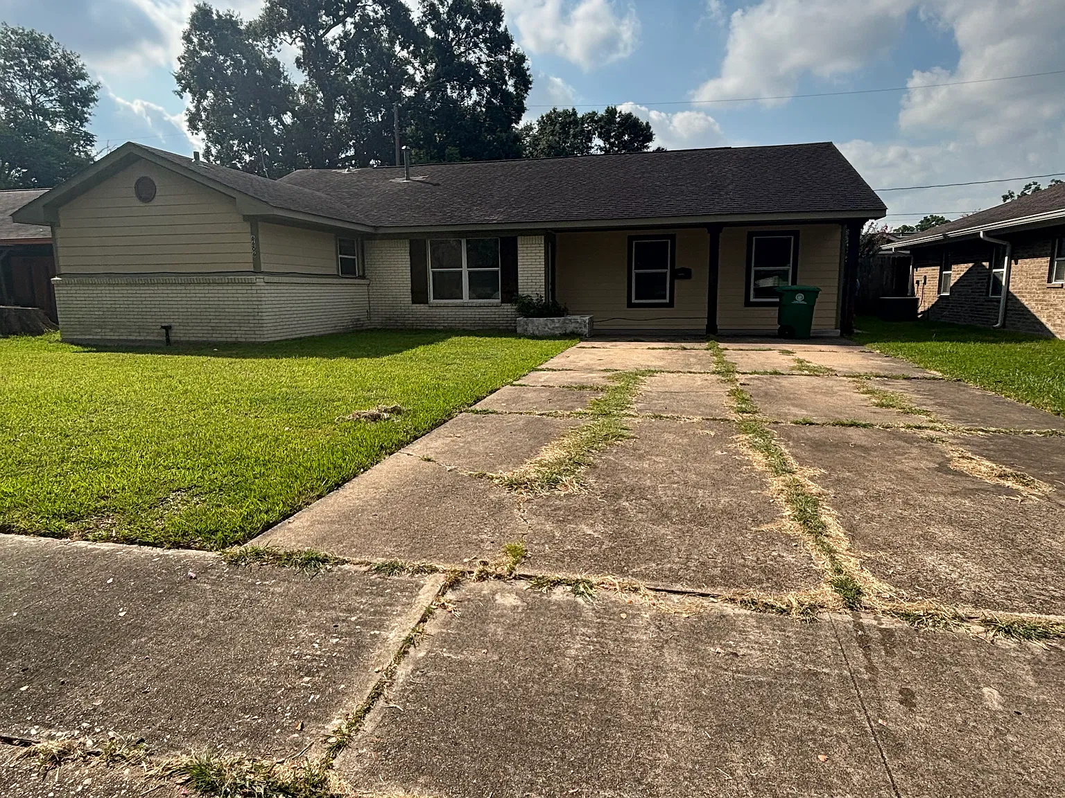 3 bed, $1,800 — Photo 2