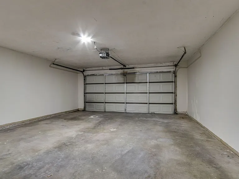 819 N Eagle Ln — Photo 44