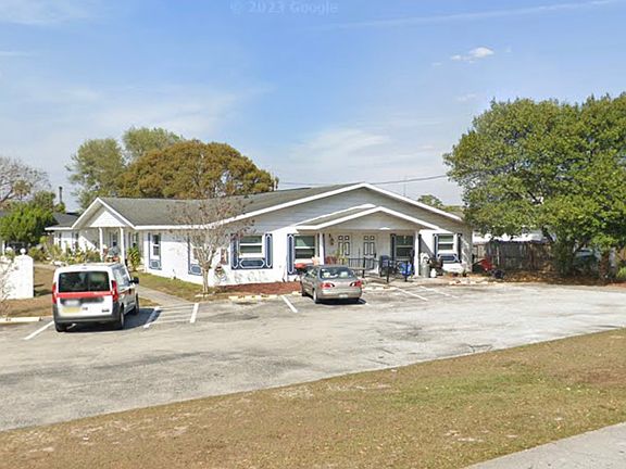 4th image of 425 Domaris Ave #46