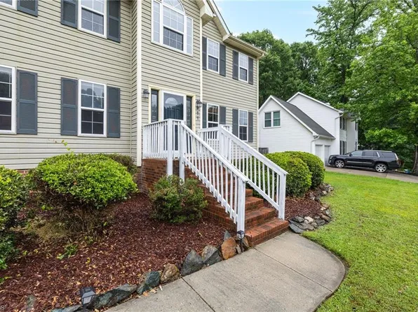 911 New Hampshire Dr, Jamestown, NC 27282