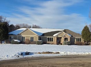 1057 Ridge Crest Ln NW, Rochester, MN 55901