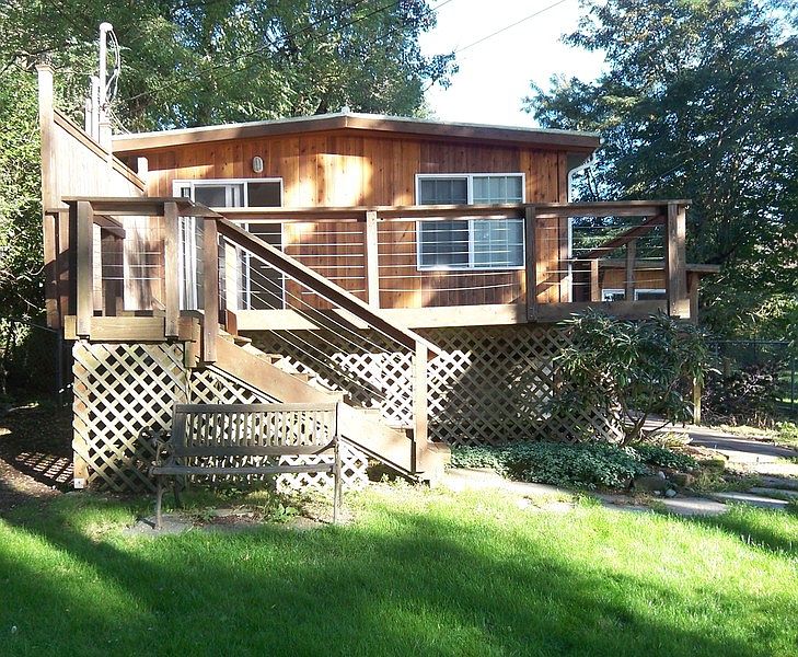 1st image of 16421 Lemolo Shore Dr NE