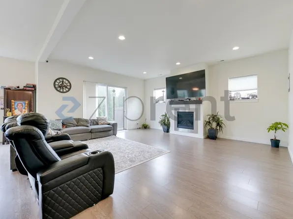 11226 SE 254th St, Kent, WA 98030