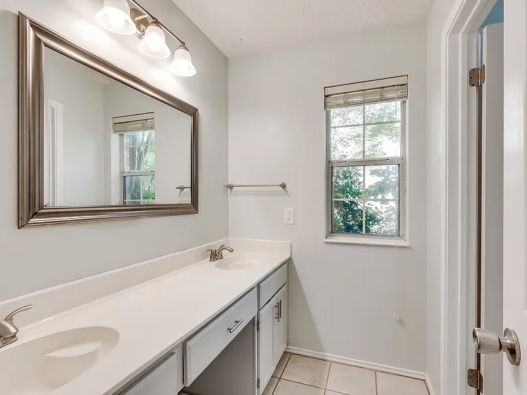 2106 Heather Dr — Photo 22