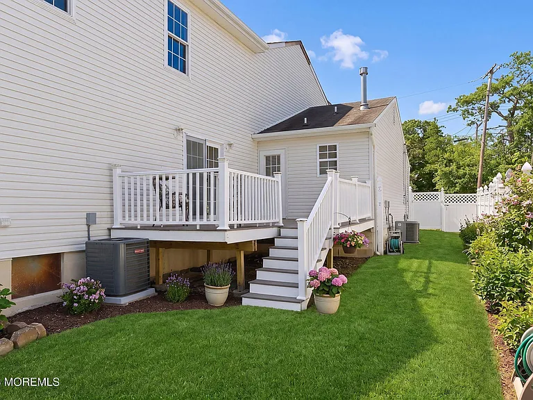 821 Bunnell St — Photo 38