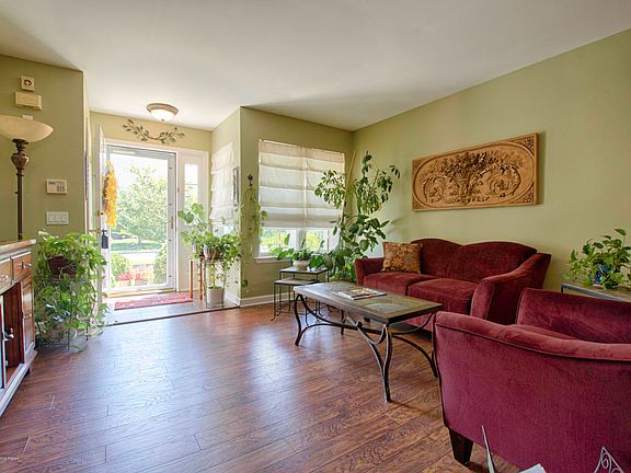 2nd image of 4905 Trotters Way