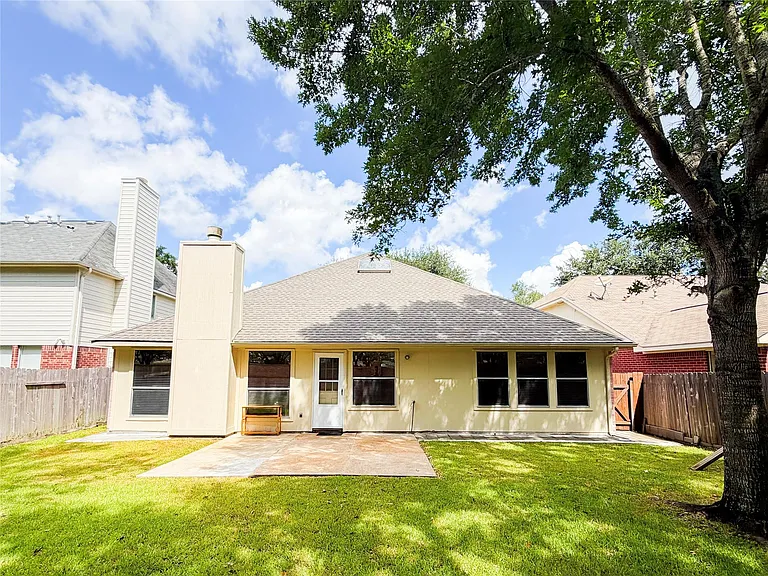 2131 Scenic Hollow Ct — Photo 24