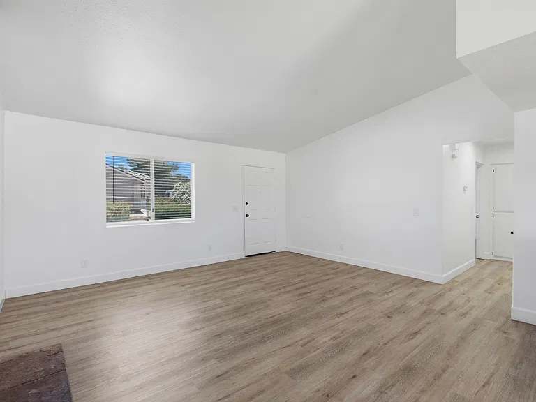 21134 Multnomah Rd — Photo 8