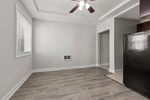Floor plan 906