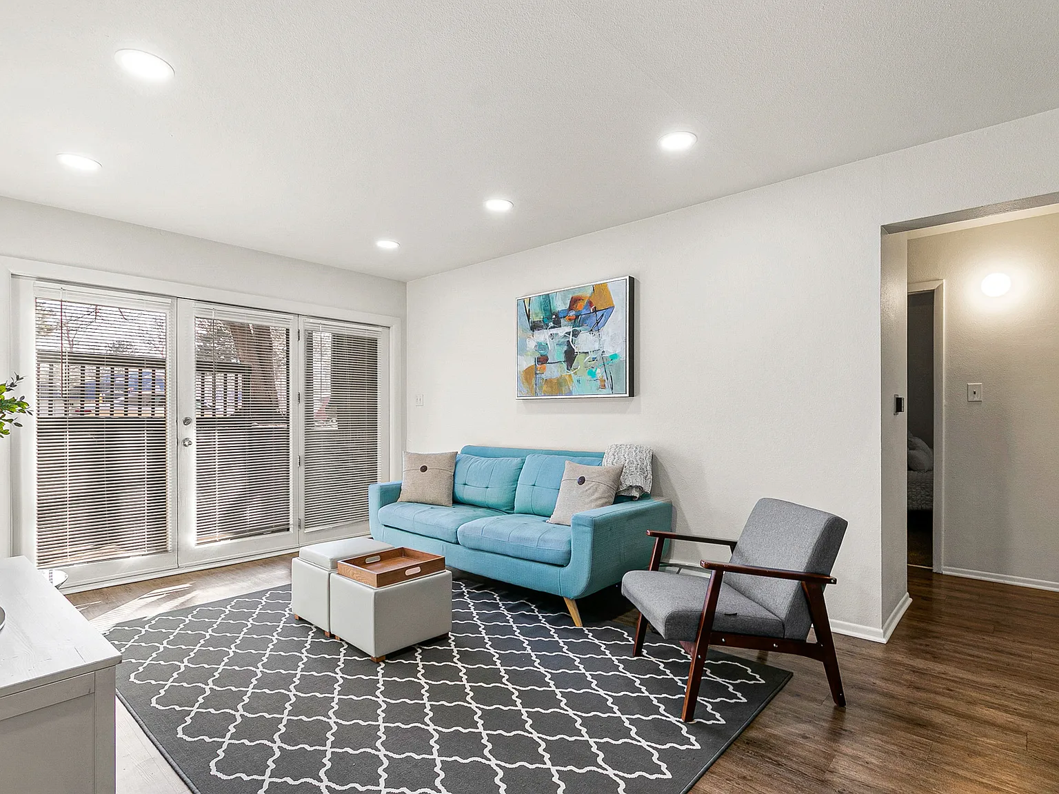 2 bed, 800 sqft, $2,300 — Photo 4