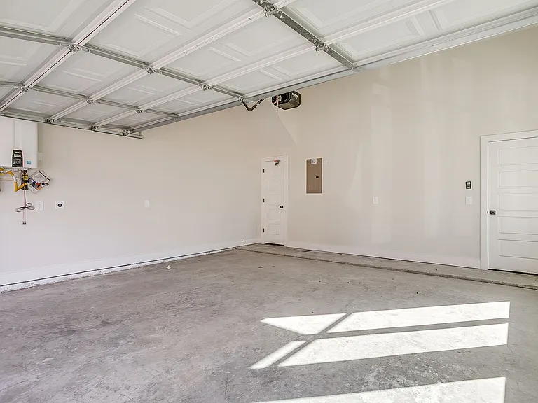 2820 Weisenberger St #102 — Photo 36