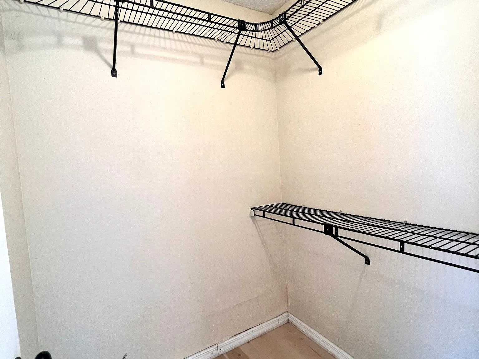 5571 Mariner Blvd — Photo 4