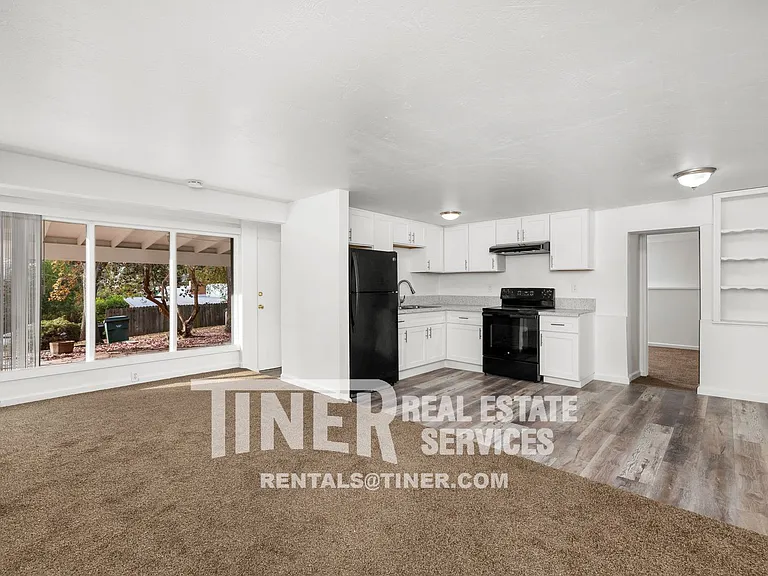 4910 Gastman Way #B — Photo 18