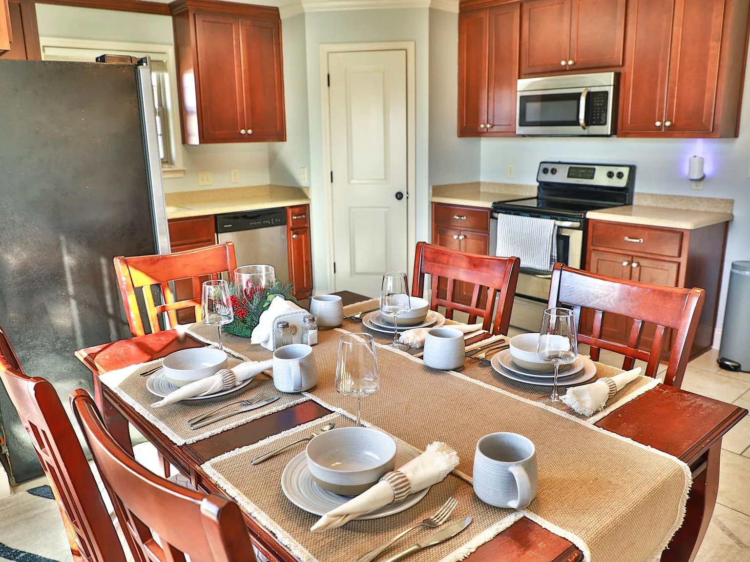 1805 Shanun Ct — Photo 2