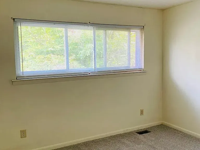 6040 Inona Pl — Photo 3