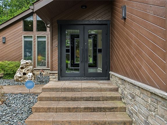 4th image of 438 Weister Ln