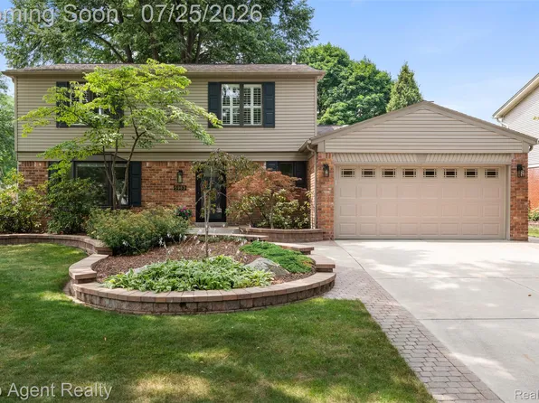5963 Cliffside Dr, Troy, MI 48085