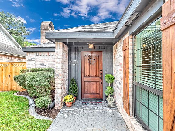 5th image of 1822 Rock Fence Dr