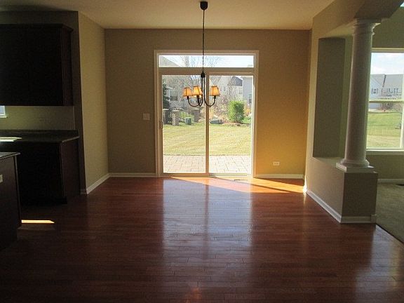 4th image of 486 Sandlewood Ln