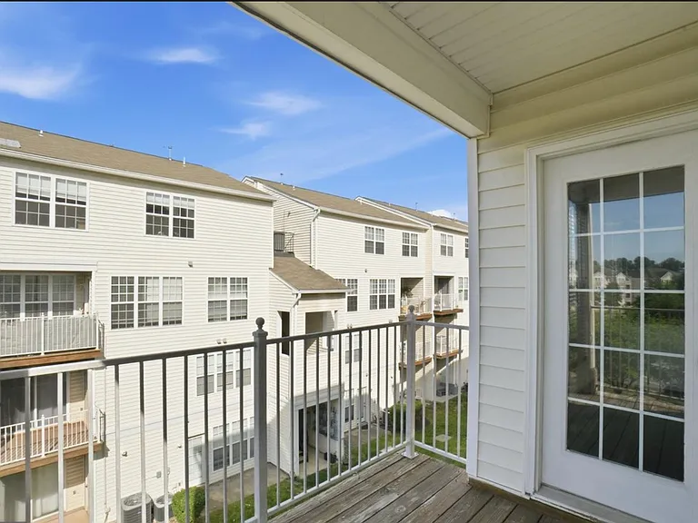 2494 Quick St #303 — Photo 17