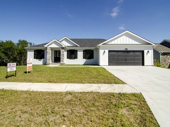 907 Chisholm Trl, Junction City, KS 66441