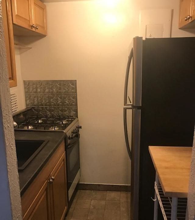 1st image of 208 8th Ave #2A