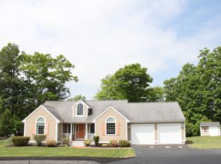 64 Peach Blossom Rd, Acushnet, MA 02743
