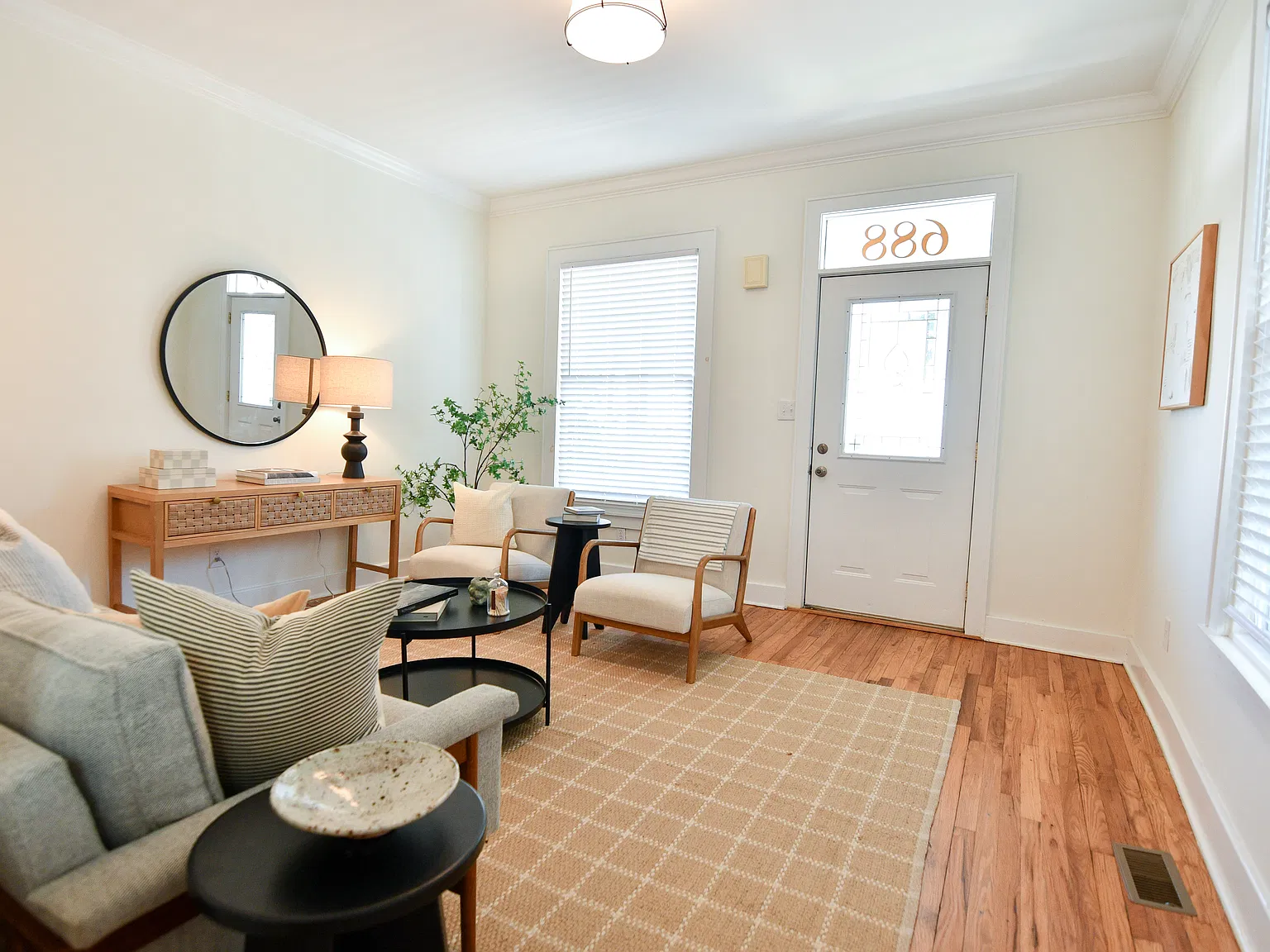 2 bed, 1.5 bath, 1350 sqft, $2,195 — Photo 2