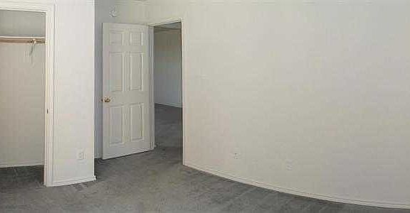 4th image of 1509 Dugger Cir APT A