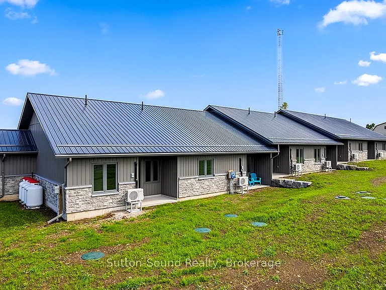 18 Maple Golf Cres #3 — Photo 33