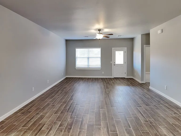 12432 Armstrong Dr — Photo 3