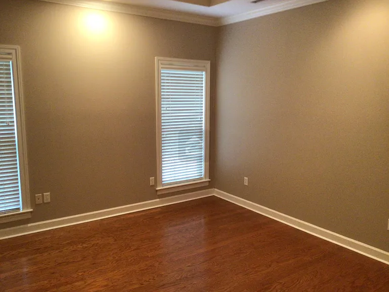 Master Bedroom (16' x 12'-6")