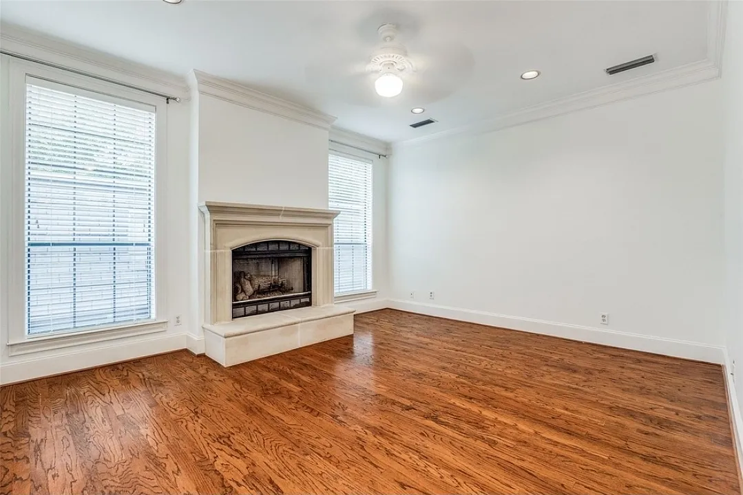 2 bed, 1217 sqft, $4,000 — Photo 4