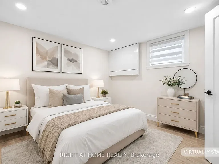961 Victoria Park Ave — Photo 15
