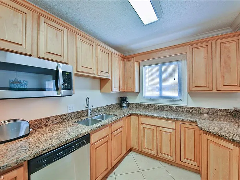 1100 Gulf Shore Blvd N #207 — Photo 6