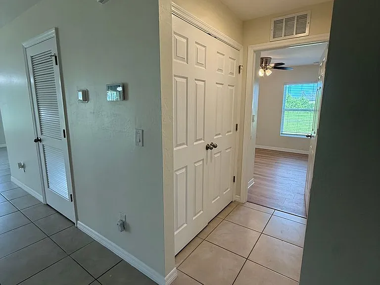 1108 NE 36th Ln — Photo 19