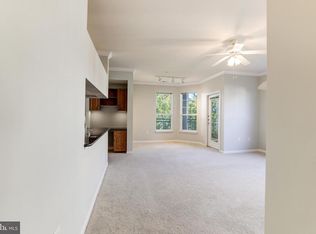 12909 Park Center Rd #307, Herndon, VA 20171