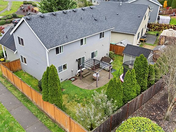 4th image of 9602 186th St Ct E