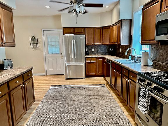 4th image of 74 Walnut St #1