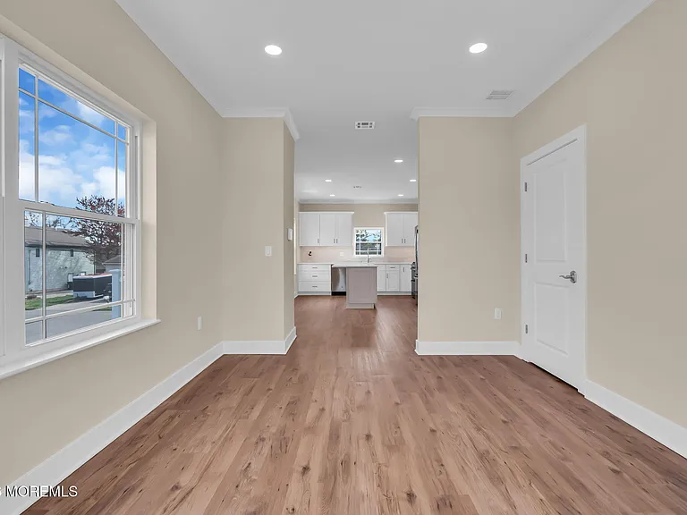 58 Cove Rd — Photo 16