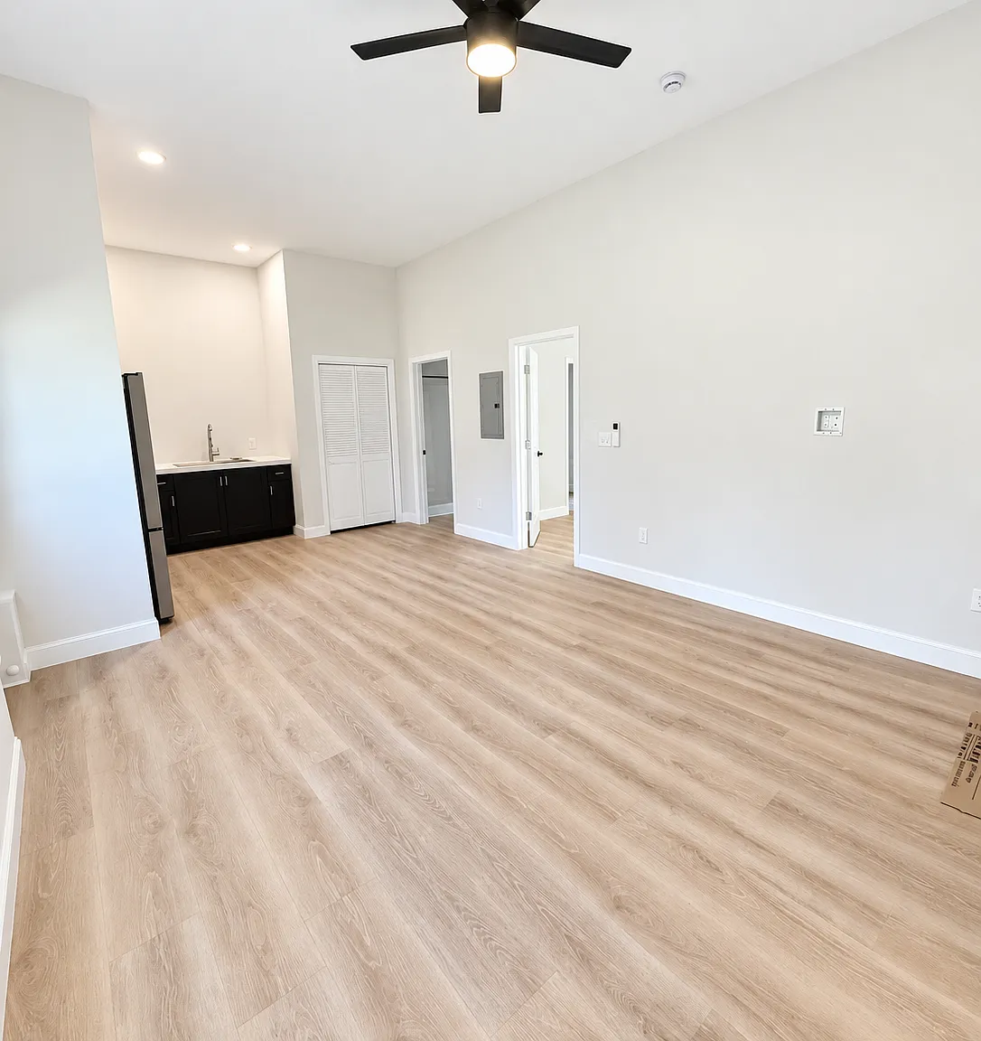 3360 Lafayette Rd — Photo 3